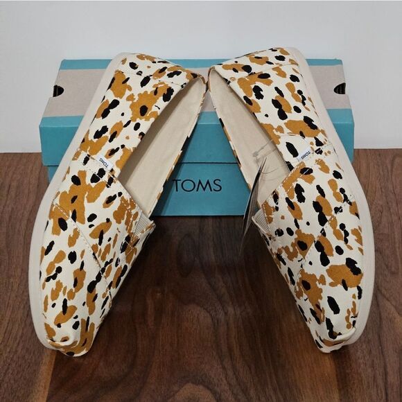 🐮Toms, Alpargata in abstract cown design. NWT-Size 8.5 - Picture 5 of 8